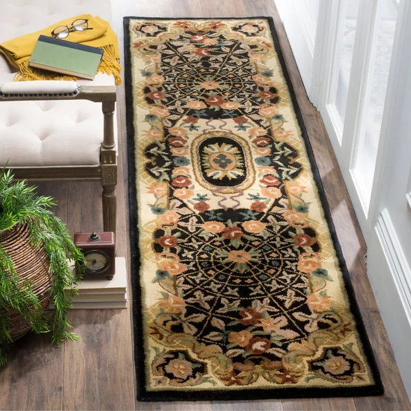 Safavieh Classic CL304B Burgundy - Black Rug 6& x 6& Round